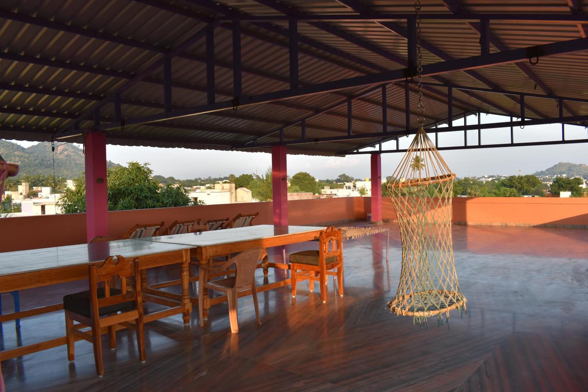 Rainbow Guest House Tiruvannāmalai Zewnętrze zdjęcie